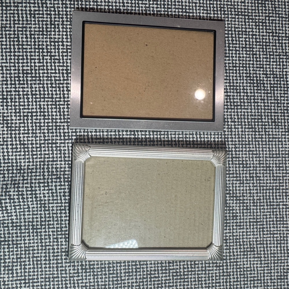 Set of 2 Silver Metal Picture Frames 5x7 Modern Sleek and Ribbed Vintage Style